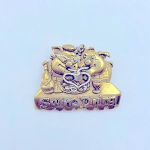Vintage Danecraft Swine Dining Pig Brooch Gold Tone Whimsical Fun Pin